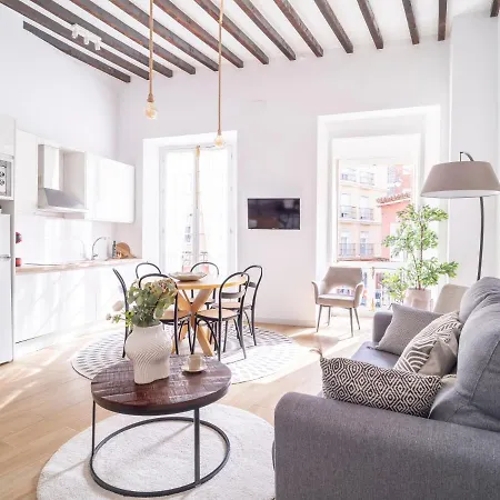 Apartament Sanders Lavender - Delightful Two-bedroom Downtown Malaga