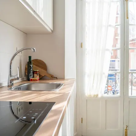 Sanders Lavender - Delightful Two-bedroom Downtown アパート *
