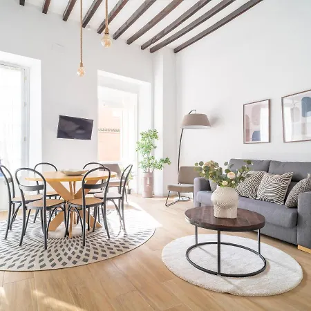 Sanders Lavender - Delightful Two-bedroom Downtown * マラガ