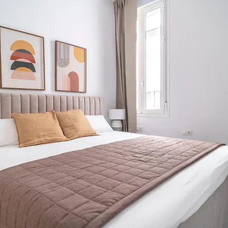 Sanders Lavender - Delightful Two-bedroom Downtown Malaga