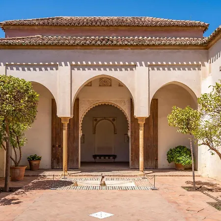 Sanders Lavender - Delightful Two-bedroom Downtown Malaga
